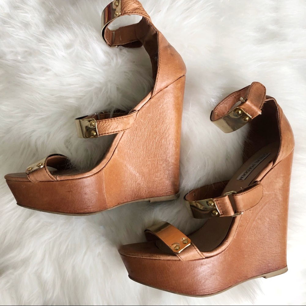 Camel brown platforms
